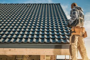 tile-roofing-worker-2022-12-16-11-53-21-utc.jpg